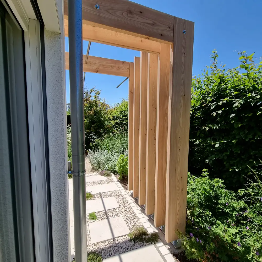 Laubengang aus Massivholz